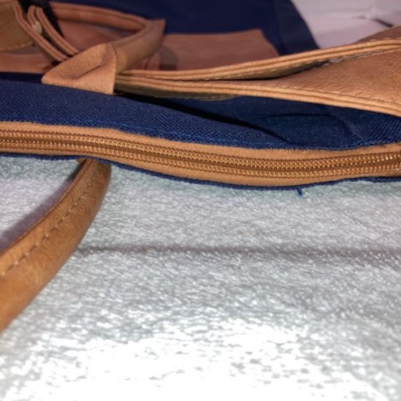 Purse/Satchel/Diaper bag/Man bag....whatever you want to calls it will work! - Picture 5 of 7